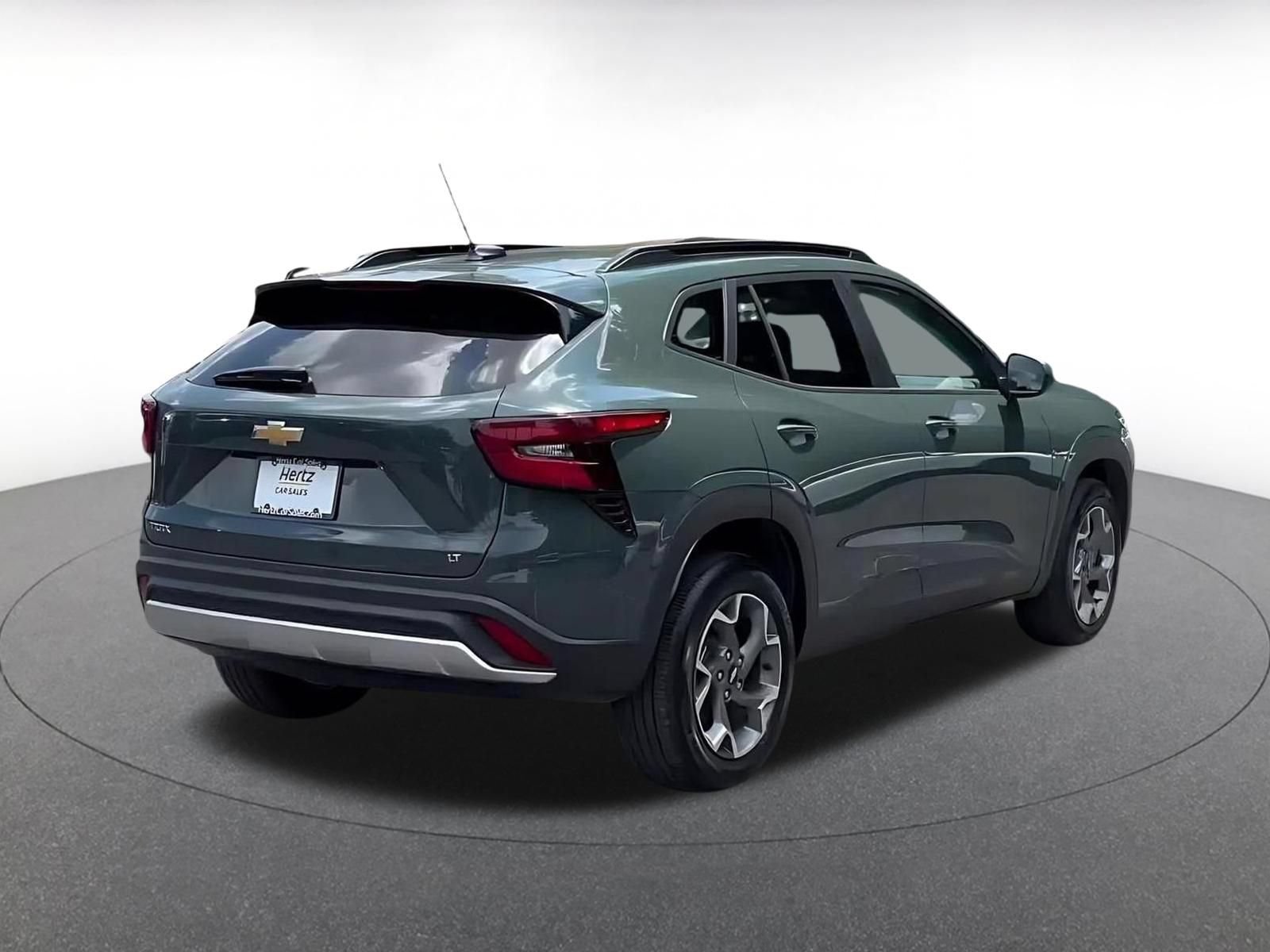 Used 2025 Chevrolet Trax LT w/ LT Convenience Package FWD image 13