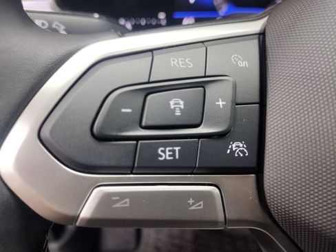 New 2025 Volkswagen Taos SE image 24