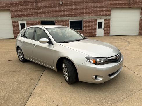 Used 2011 Subaru Impreza 2.5i AWD/4WD image 3