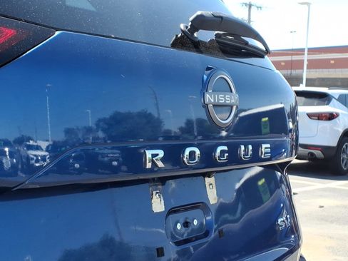 Used 2023 Nissan Rogue SV FWD image 34