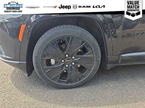 Used 2024 Jeep Wagoneer Limited AWD/4WD image 12