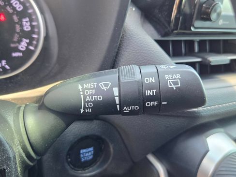Used 2021 Toyota RAV4 XLE w/ XLE Grade Weather Package AWD/4WD image 25