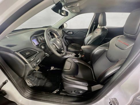 Used 2022 Jeep Cherokee Trailhawk w/ Trailer Tow Group image 19