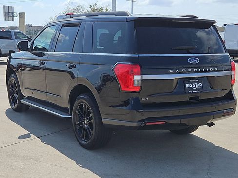 Used 2022 Ford Expedition XLT image 6