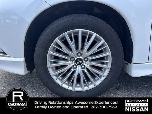 Used 2019 Mitsubishi Outlander SEL AWD/4WD image 9