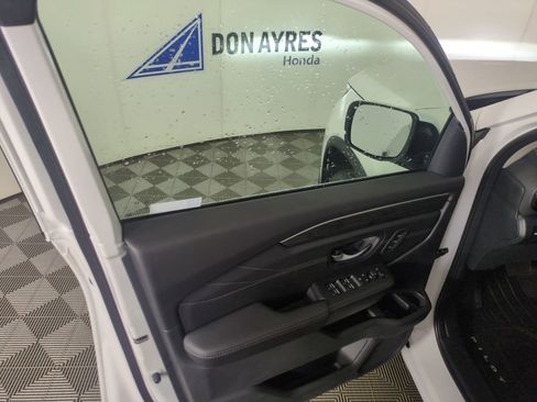 New 2026 Honda Pilot Touring image 10