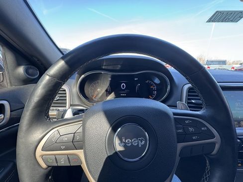 Used 2017 Jeep Grand Cherokee Limited image 14