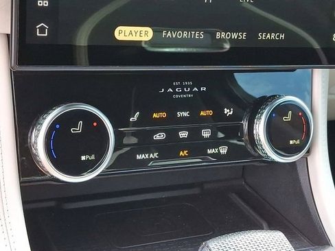 Used 2021 Jaguar F-PACE SVR image 29