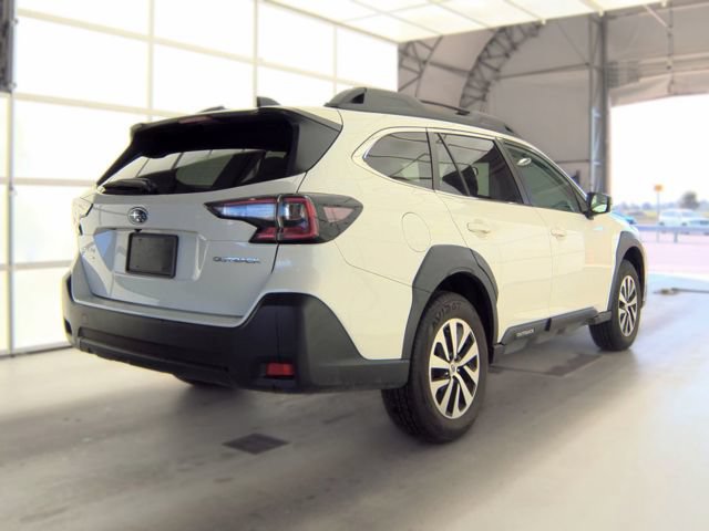 Used 2024 Subaru Outback Premium AWD/4WD image 4