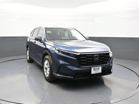 Certified 2025 Honda CR-V LX image 3