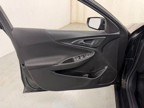 Used 2019 Chevrolet Malibu LT FWD image 14