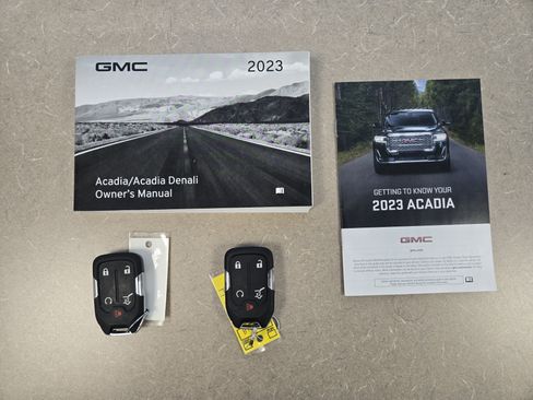 Certified 2023 GMC Acadia SLE w/ Driver Convenience Package AWD/4WD image 17