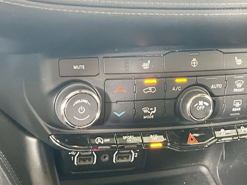 Used 2022 Dodge Durango GT image 19