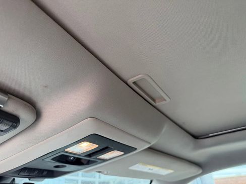 Used 2015 RAM 1500 Laramie w/ Convenience Group AWD/4WD image 9