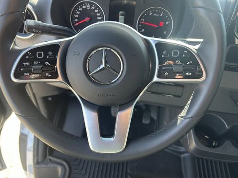 Used 2024 Mercedes-Benz Sprinter 2500 image 12
