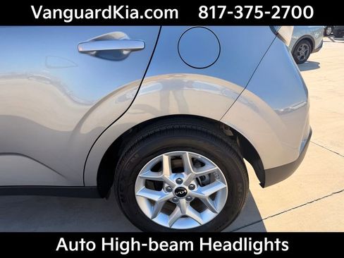 Certified 2025 Kia Soul LX image 9