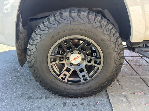 Used 2016 Toyota 4Runner Trail image 9