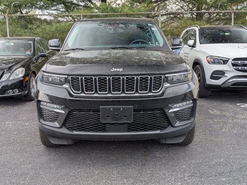 Used 2023 Jeep Grand Cherokee Limited image 2