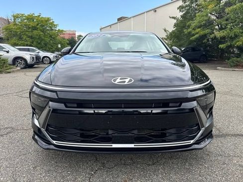 Used 2024 Hyundai Sonata SEL FWD image 2