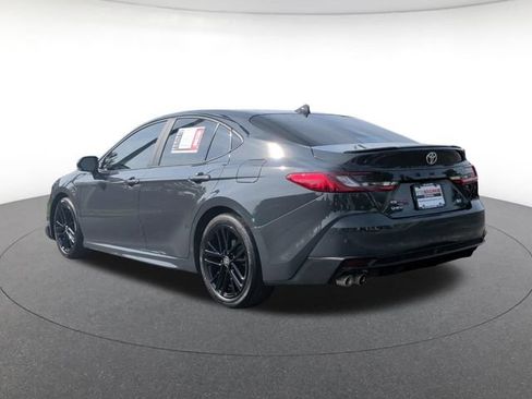 Used 2025 Toyota Camry SE FWD image 4