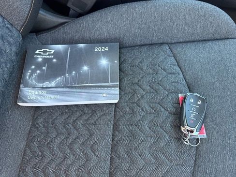 Used 2024 Chevrolet Equinox LT image 10