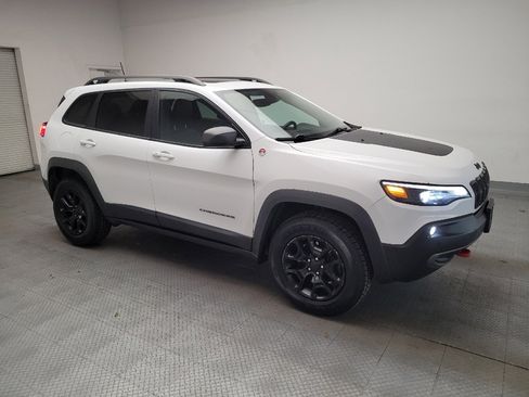 Used 2019 Jeep Cherokee Trailhawk image 11