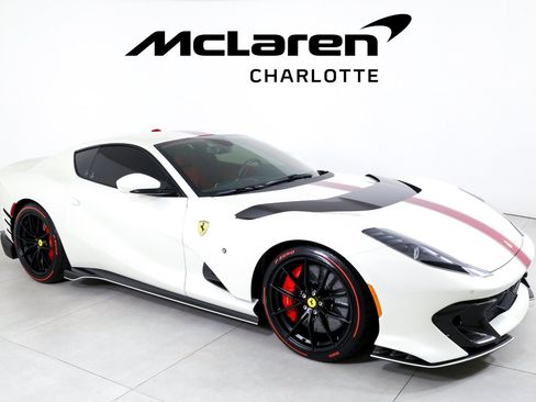 Used 2022 Ferrari 812 Competizione RWD image 2