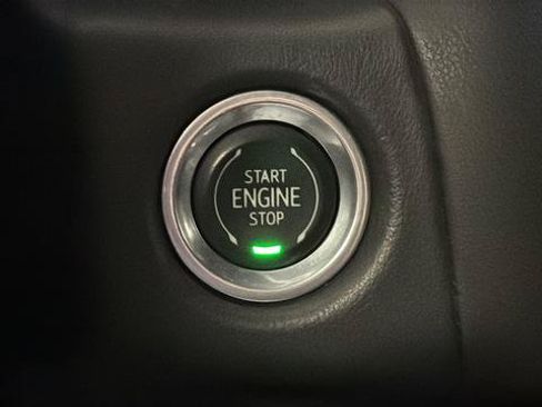 Used 2022 Chevrolet Tahoe Z71 w/ Luxury Package AWD/4WD image 23