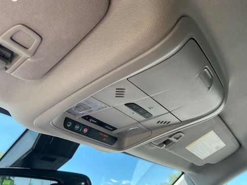 Used 2023 GMC Terrain SLT w/ Infotainment Package II FWD image 30