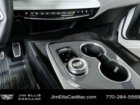 Used 2025 Cadillac Optiq Luxury 2 w/ LPO, Floor Liner Package AWD/4WD image 20