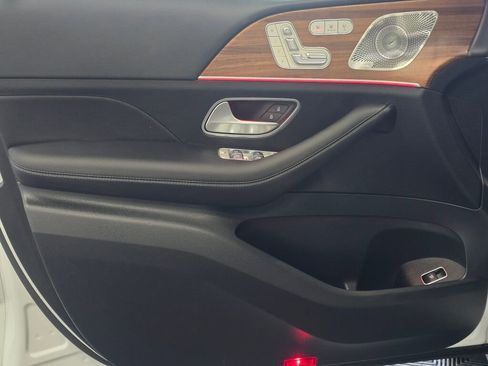 Used 2025 Mercedes-Benz GLE 350 4MATIC w/ Driver Assistance Package image 35