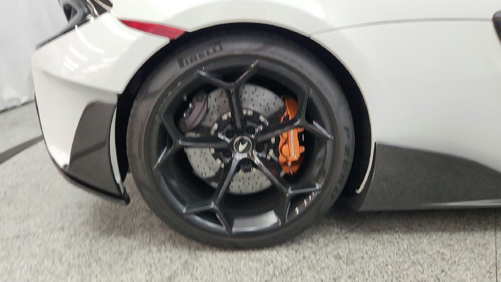 Used 2019 McLaren 600LT RWD image 27