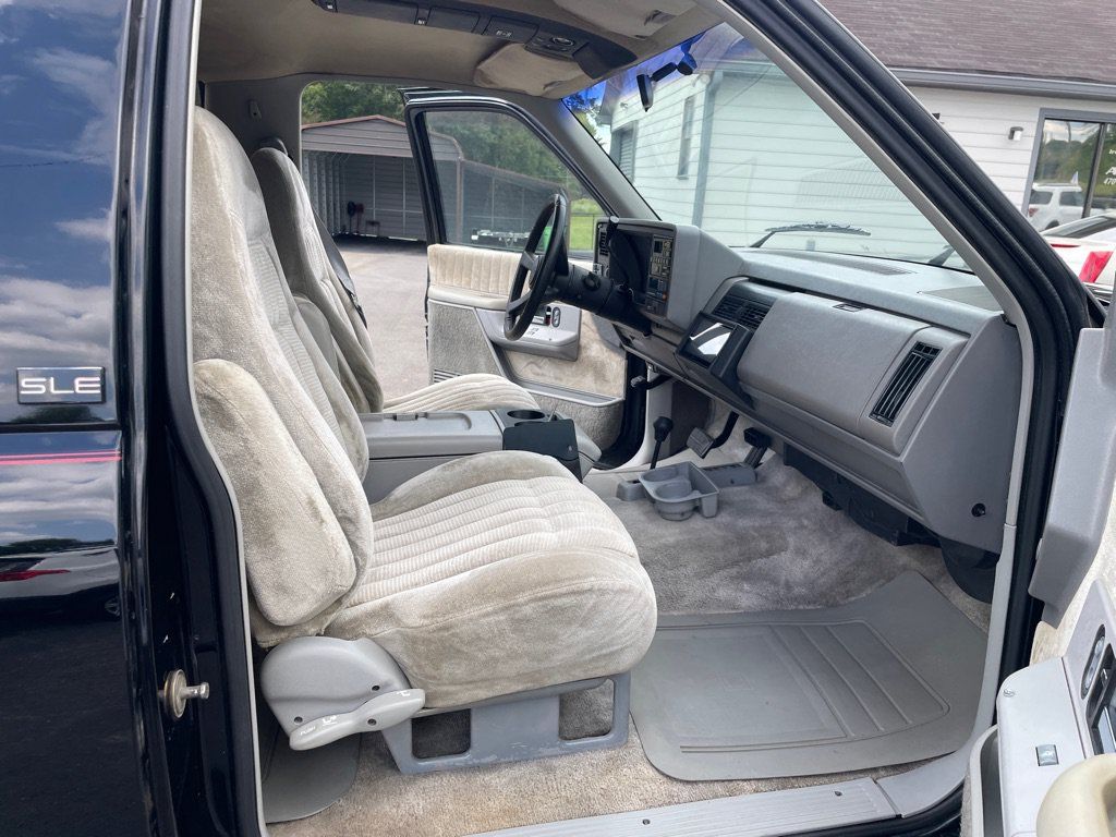 Used 1992 GMC Yukon 4WD 2-Door image 17