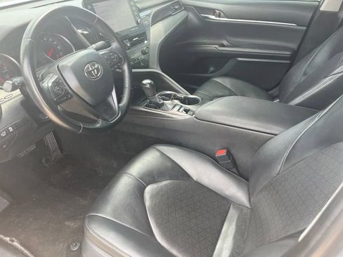 Used 2022 Toyota Camry XSE FWD image 13