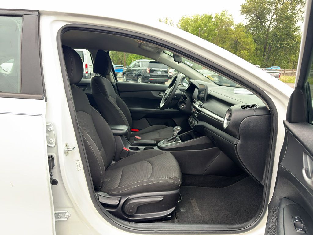 Used 2021 Kia Forte LXS FWD image 13