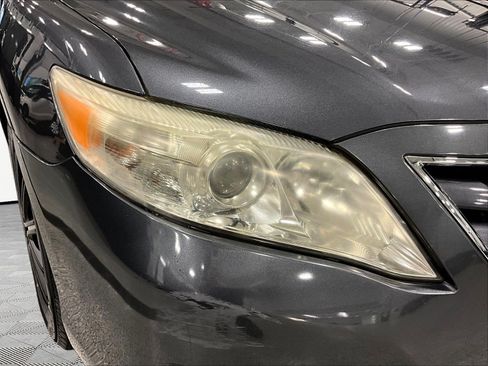 Used 2011 Toyota Camry LE FWD image 31
