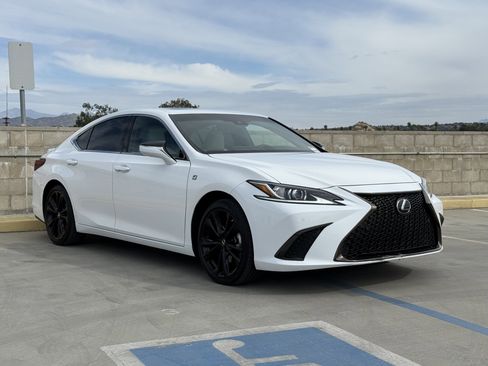 Certified 2023 Lexus ES 350 F Sport w/ Accessory Package (Z2) image 2