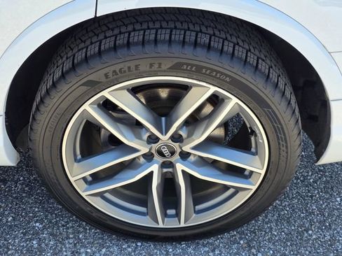 Used 2018 Audi Q7 3.0T Prestige w/ Prestige Package AWD/4WD image 47