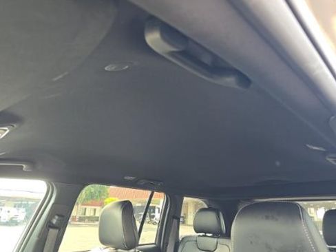 Used 2023 Jeep Grand Cherokee Altitude AWD/4WD image 18