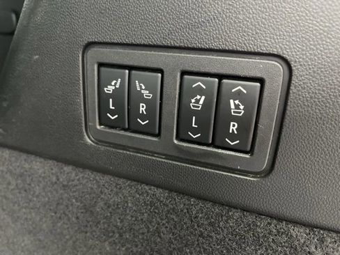 Used 2022 Cadillac XT6 Premium Luxury w/ Technology Package image 21