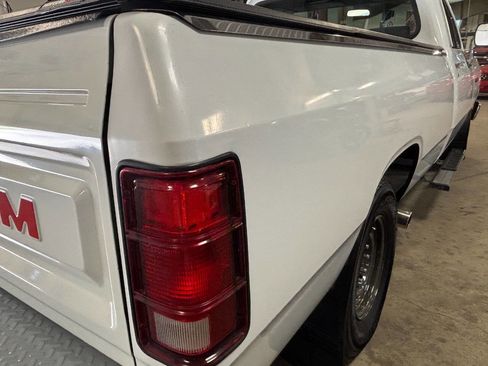 Used 1993 Dodge D/W Truck 250 RWD image 13