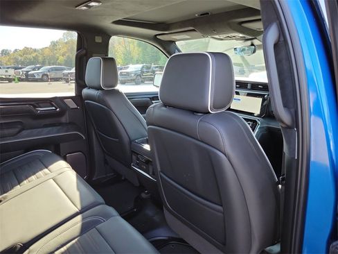 Used 2024 GMC Sierra 1500 AT4X image 46