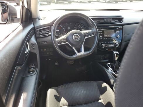 Used 2017 Nissan Rogue SV FWD image 11