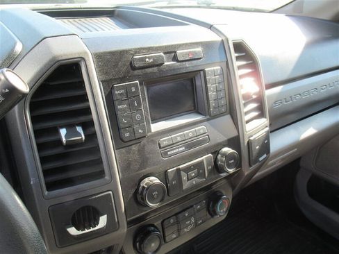 Used 2020 Ford F250 XL w/ Power Equipment Group image 18