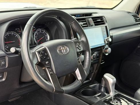 Used 2024 Toyota 4Runner TRD Off-Road Premium AWD/4WD image 18