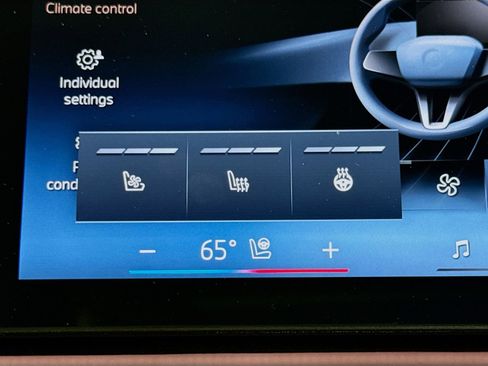 Used 2024 BMW i5 eDrive40i w/ Executive Package image 21