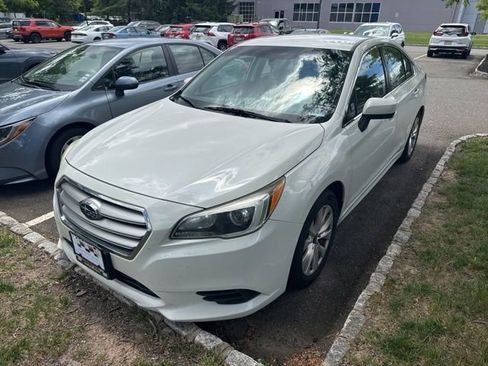 Used 2017 Subaru Legacy 2.5i Premium AWD/4WD image 2