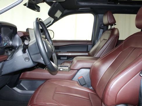 Used 2024 Ford Expedition Limited AWD/4WD image 16