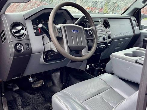 Used 2014 Ford F550 2WD Regular Cab Super Duty image 15