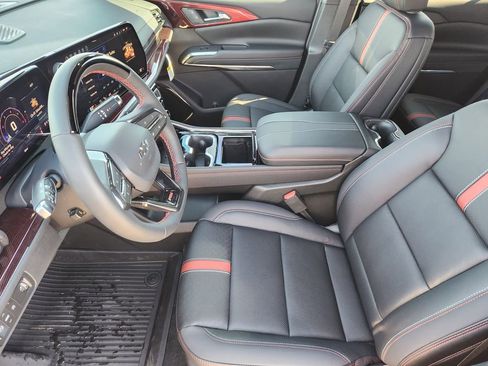 New 2026 Chevrolet Traverse RS w/ LPO, Floor Liner Package image 9
